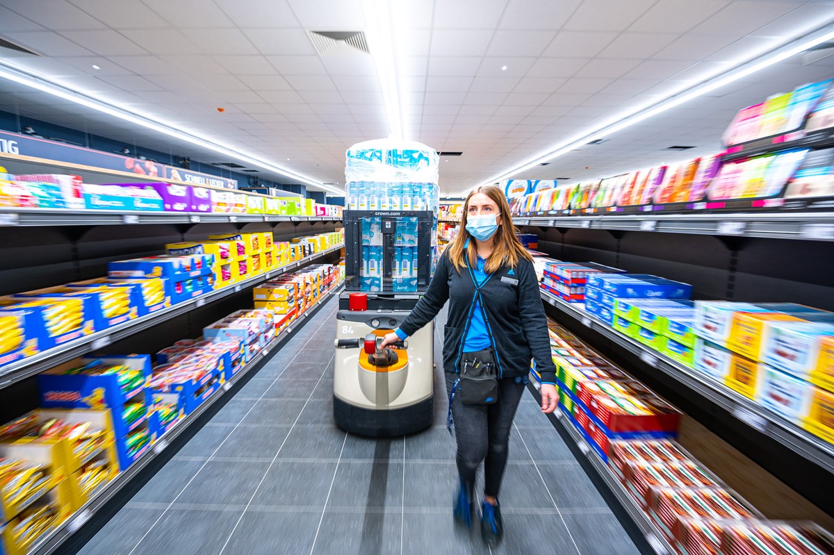 Am Samstag, den 31. Oktober, er�ffnet in M�lheim an der Ruhr die gr��te ALDI S�D Filiale der Welt. Der XXL-Store verf�gt �ber knapp 2000 Quadratmeter Verkaufsfl�che - das ist etwa das Doppelte einer d ...