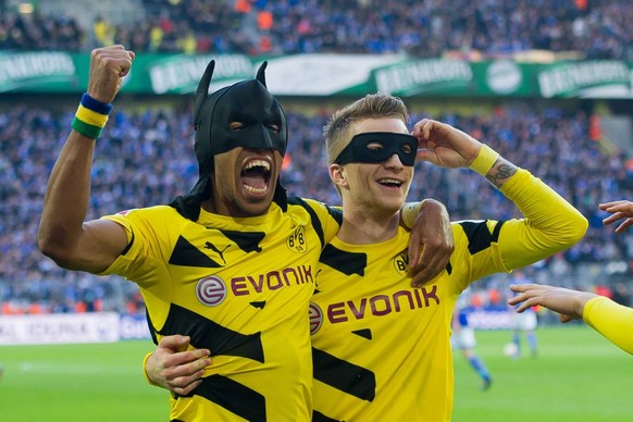 Samstag 28.02.2015, 1. Bundesliga, Saison 2014/2015, 23. Spieltag, BV Borussia Dortmund - FC Schalke 04, 3:0, Marco REUS (BVB) und Pierre-Emerick AUBAMEYANG (BVB) jubeln nach dem treffer zum 1:0 durch ...