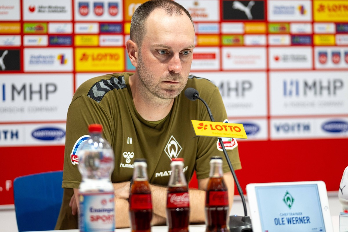 Pressekonferenz, Ole Werner SV Werder Bremen, Chef-Trainer GER, FC Heidenheim 1846 vs. SV Werder Bremen, Fussball, Bundesliga, 4. Spieltag, Spielzeit 2023/2024, 17.09.2023, DFB/DFL regulations prohibi ...