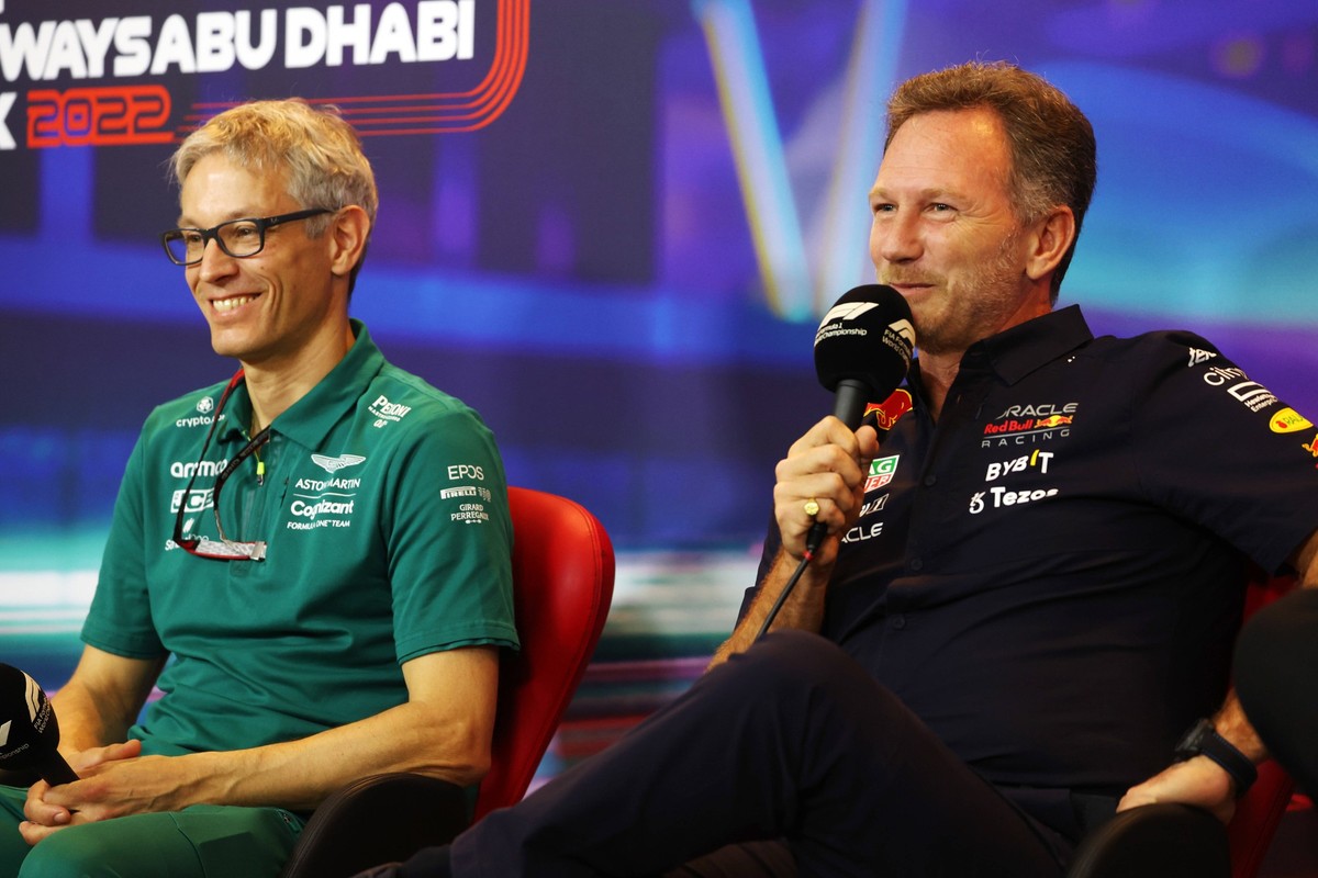 Formula 1 2022: Abu Dhabi GP YAS MARINA CIRCUIT, UNITED ARAB EMIRATES - NOVEMBER 19: Mike Krack, Team Principal, Aston Martin F1, and Christian Horner, Team Principal, Red Bull Racing, attend the pres ...