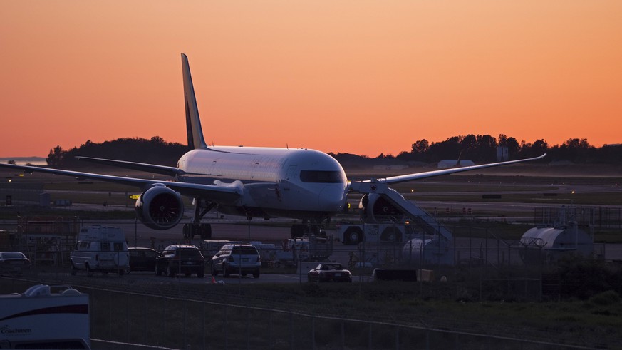 May 9, 2019 - Richmond, British Columbia, Canada - An Air Canada Boeing 787 Dreamliner jetliner being towed to a maintenance facility at Vancouver International Airport. Richmond Canada PUBLICATIONxIN ...