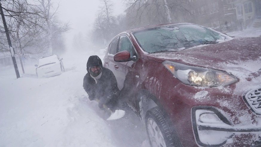嵐はクリスマスに米国で雪の混乱を引き起こします
