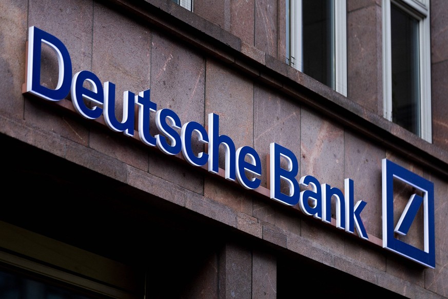 Das Logo von Deutsche Bank, aufgenommen in Berlin, 02.02.2022. Berlin Deutschland *** Deutsche Bank logo taken in Berlin, 02 02 2022 Berlin Germany Copyright: xFlorianxGaertner/photothek.dex