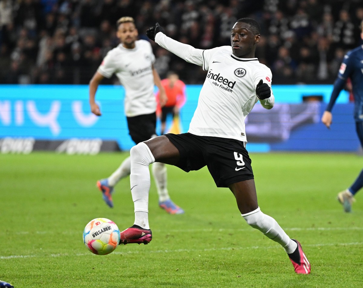 31.03.2023, Hessen, Frankfurt/Main: Fu�ball: Bundesliga, Eintracht Frankfurt - VfL Bochum, 26. Spieltag, Deutsche Bank Park. Frankfurts Randal Kolo Muani in Aktion. (zu dpa: �Bericht: Kolo Muani hofft ...