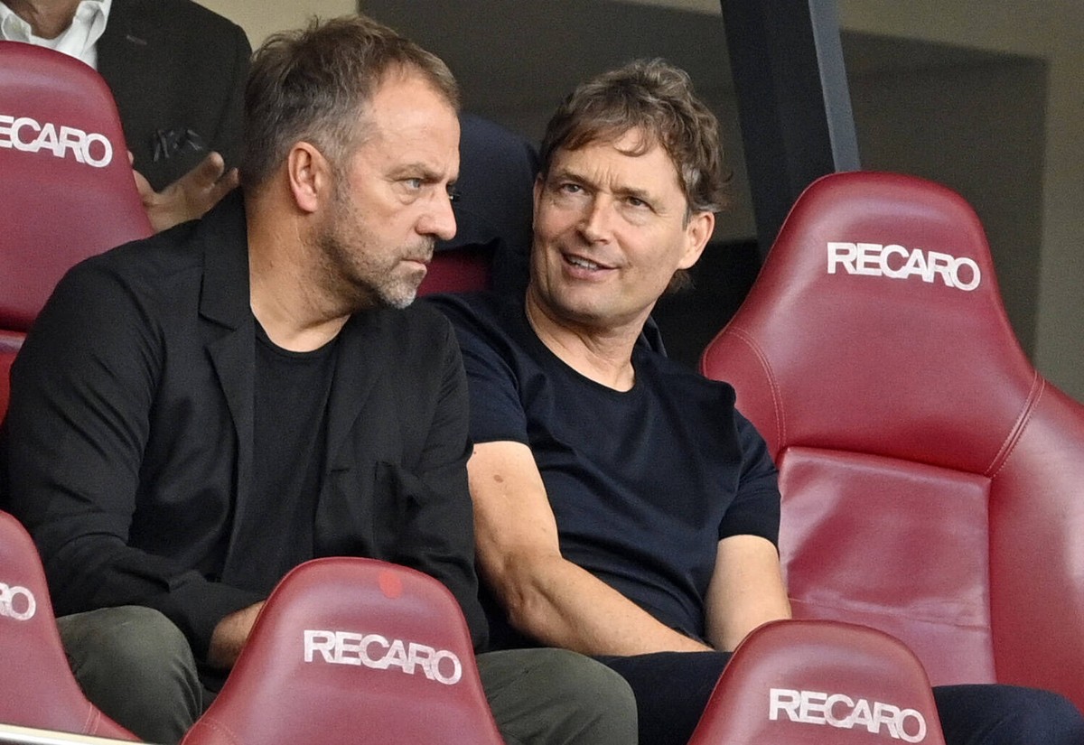 auf der Tribuene Bundestrainer Hansi Flick Assistenztrainer Marcus Sorg VfB Stuttgart vs Bayer 04 Leverkusen LEV 19.09.2021 DFL/DFB REGULATIONS PROHIBIT ANY USE OF PHOTOGRAPHS AS IMAGE SEQUENCES AND/O ...