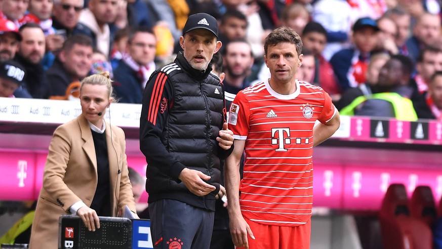 Fußball 1. Bundesliga 30. Spieltag FC Bayern München - Hertha BSC Berlin am 30.04.2023 in der Allianz Arena in München Thomas Tuchel Trainer / Cheftrainer München , links - Thomas Müller München , rec ...