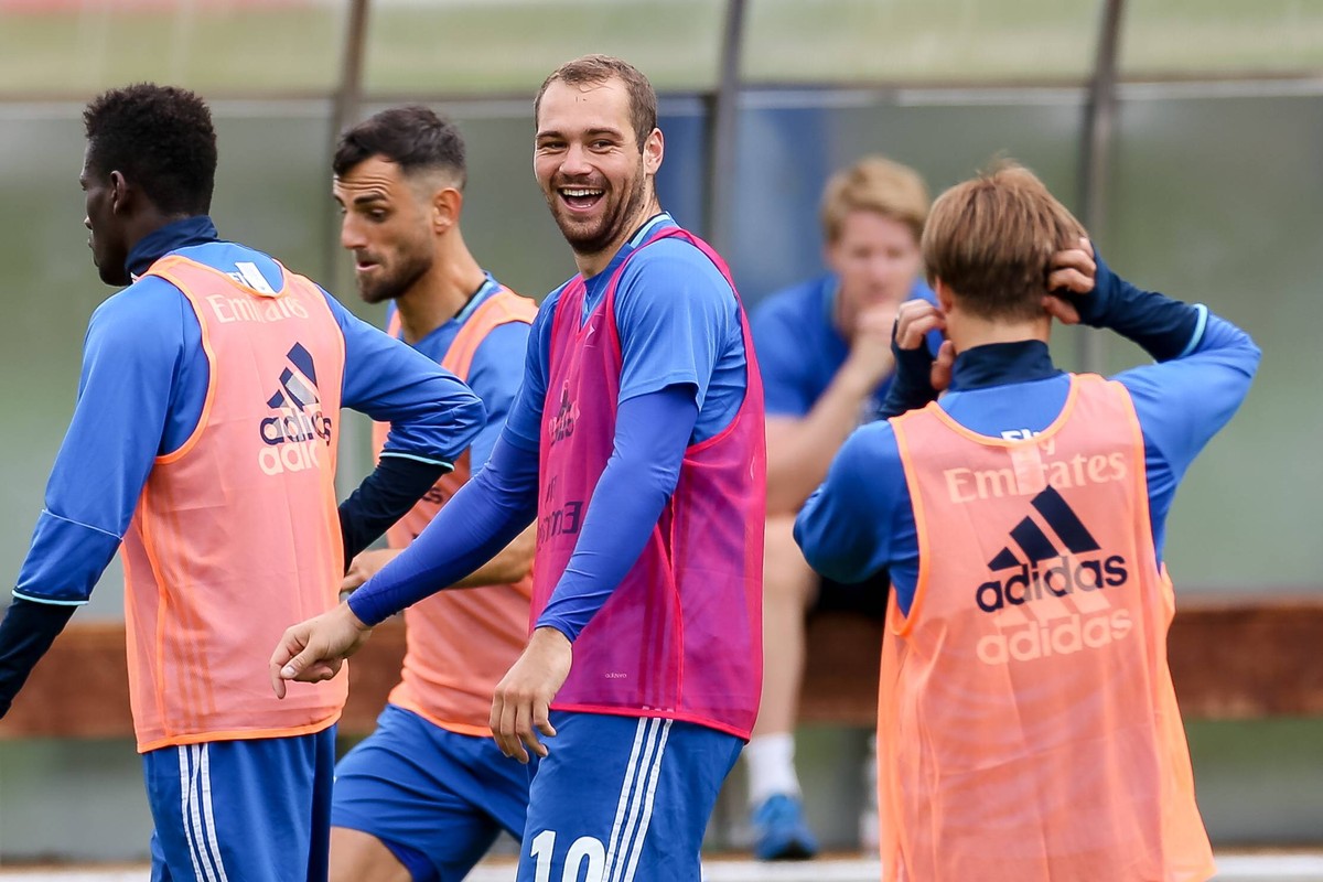 Laengenfeld, Oesterreich, 23.07.2017, Trainingslager Hamburger SV, Pierre-Michel Lasogga (HSV) lacht ( DeFodi507
Length field Austria 23 07 2017 Training camps Hamburg SV Pierre Michel Lasogga HSV ...