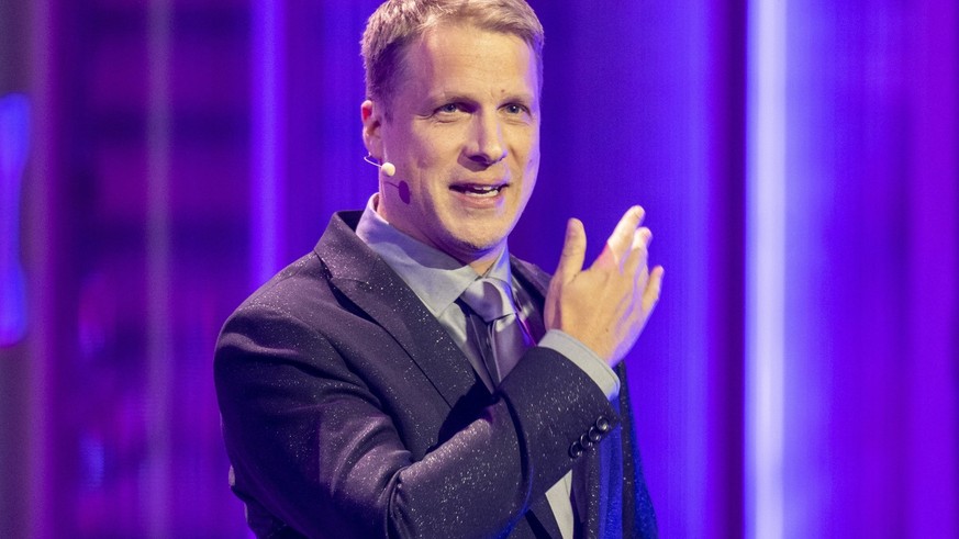 ARCHIV - 12.12.2022, Berlin: Comedian Oliver Pocher steht bei der Aufzeichnung des