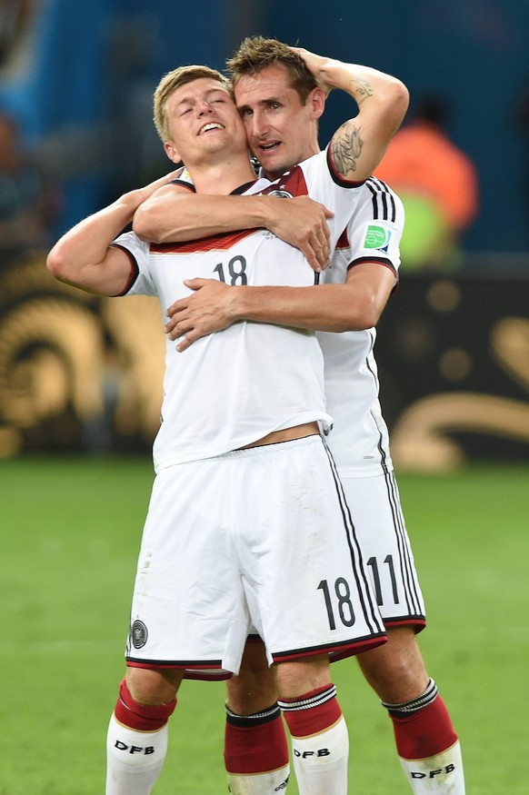 Toni Kroos (vorne) und Miroslav Klose