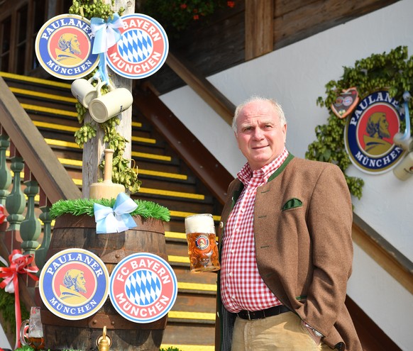 MUNICH, GERMANY - SEPTEMBER 23: Uli Hoeness, President of FC Bayern Muenchen atttends the Oktoberfest beer festival at Kaefer Wiesnschaenke tent at Theresienwiese on September 23, 2017 in Munich, Germ ...