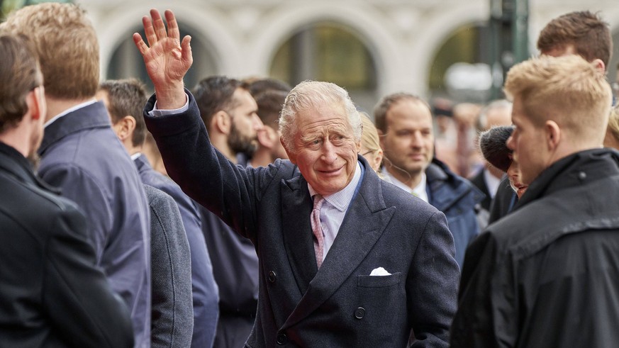 König Charles III. beim Besuch im Hamburger Rathaus anlässlich des Staatsbesuchs des britischen Königspaares in Deutschland. Hamburg, 31.03.2023 *** King Charles III visiting Hamburg City Hall on the  ...