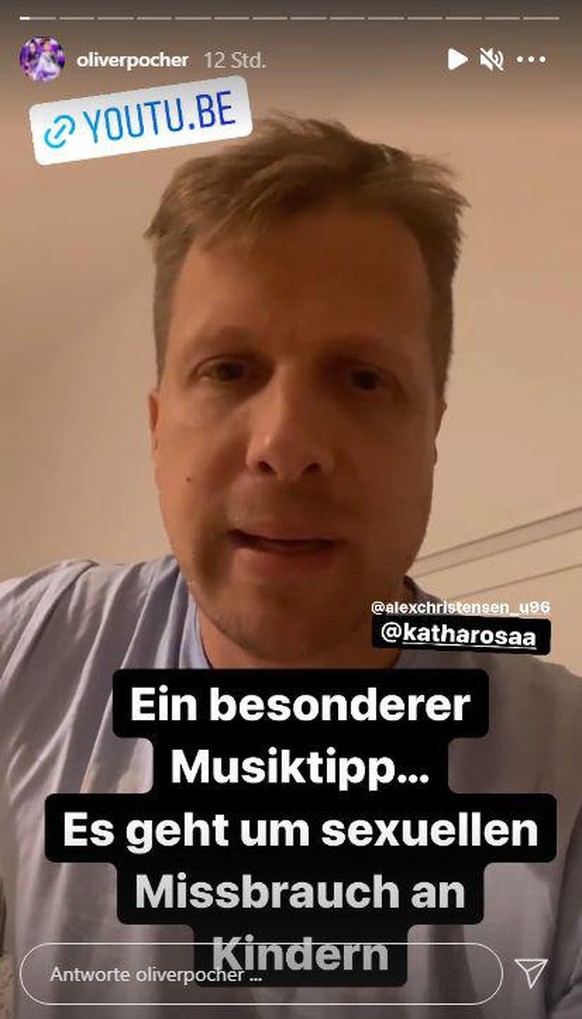 Oliver Pocher weist auf den Song "Nein" hin.