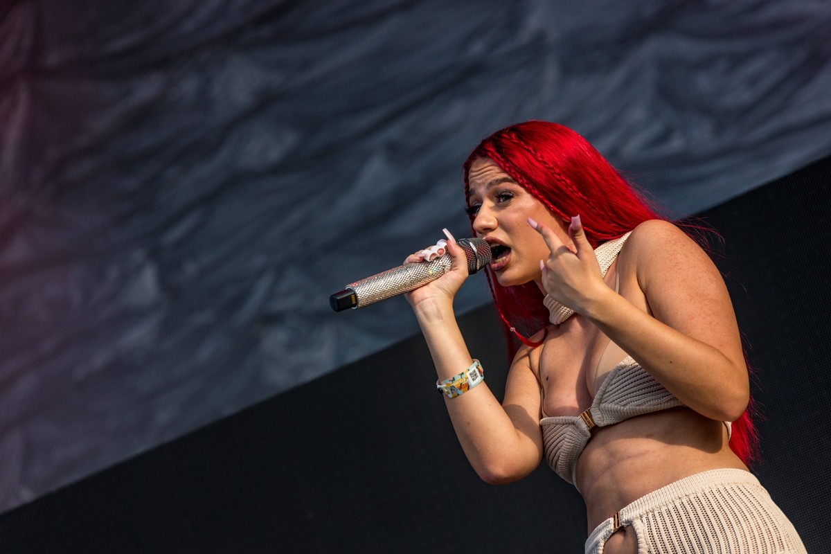Die deutsche Rapperin Badmomzjay bürgerlich Josy oder Jordan Jordy Napiera auf der Bluestage vom Highfield 2023 Highfield Tag 2 - Badmomzjay *** The German rapper Badmomzjay civil Josy or Jordan Jordy ...