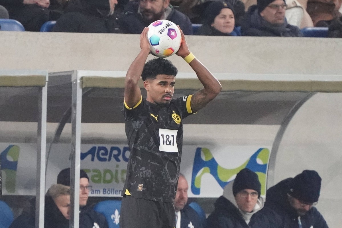 Ian Maatsen Borussia Dortmund, BVB - 13.01.2024 Fussball Bundesliga, Saison 23/24, SV Darmstadt 98 vs Borussia Dortmund, Stadion am Boellenfalltor, emonline, emspor, Foto: Marc Schueler/Sportpics.de N ...