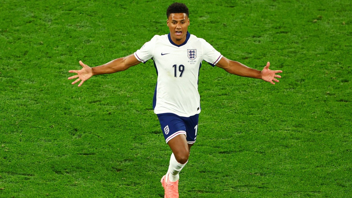 Ollie Watkins of England celebrates scoring a goal for their side to make it 2-1 Netherlands v England, UEFA European Championship, EM, Europameisterschaft 2024, Semi Final, Football, BVB Stadion, Dor ...