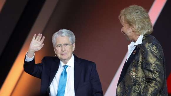 NUREMBERG, GERMANY - NOVEMBER 06: Frank Elstner is welcomed by Thomas Gottschalk during the 40th anniversary of the tv show &quot;Wetten, dass...?&quot; on November 06, 2021 in Nuremberg, Germany. (Ph ...