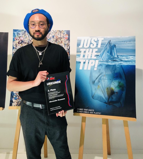 Für sein Plakat "Just the Tip!" erhält Alexander Rozmann den dritten Platz des Nachhaltigkeits-Wettbewerbs.