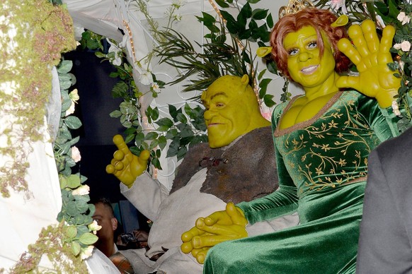 Heidi Klum and her new boyfriend,Tom Kaulitz dress as Shrek &amp; Fiona for Halloween on October 31, 2018 in New York City. Heidi Klum;Tom Kaulitz (Tokio Hotel) New York United States PUBLICATIONxINxG ...