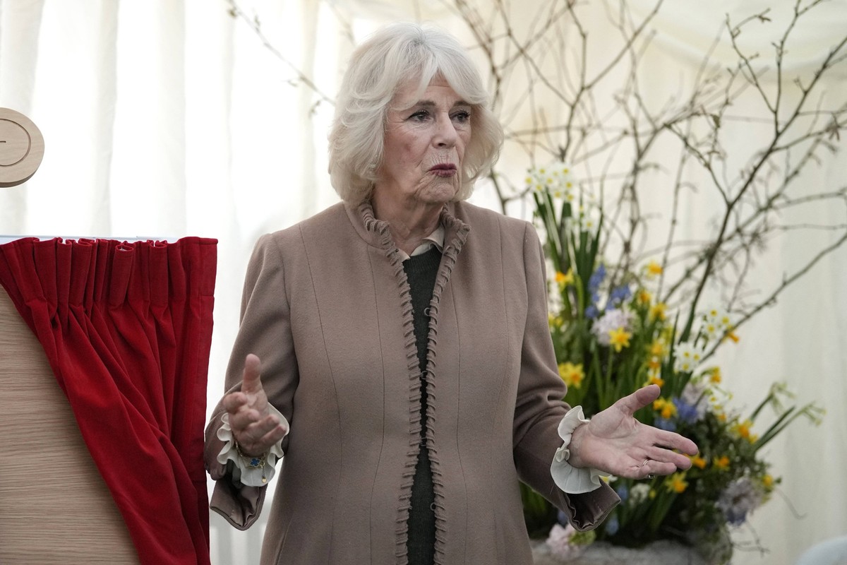 . 22/01/2024. Swindon, United Kingdom. Queen Camilla during a visit to a womens refuge in Swindon, United Kingdom. PUBLICATIONxINxGERxSUIxAUTxHUNxONLY xPoolx/xi-Imagesx IIM-24945-0005
