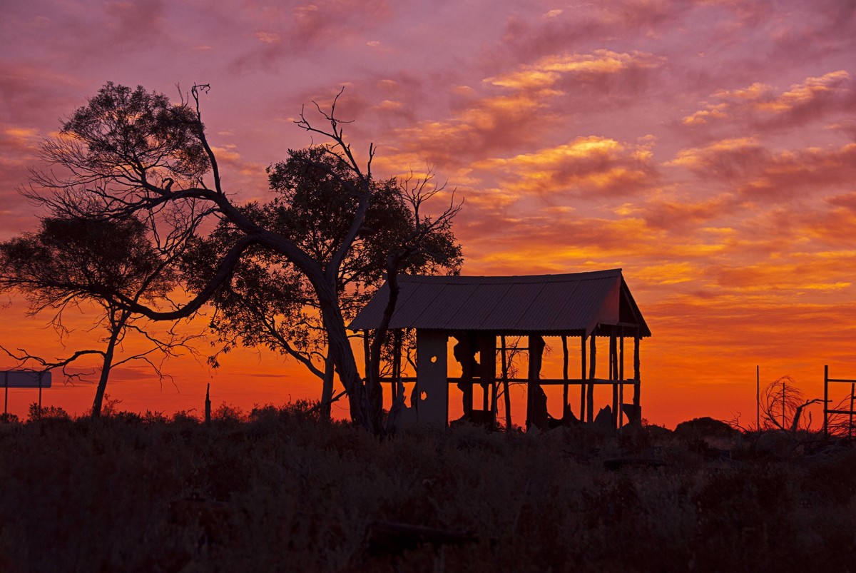 Remnants of a once prosperous gold mine, Simpsons Patch, at dawn. When the gold ran out the area was taken over as a cattle station the hotel and some town buildings became the station homestead. Betw ...