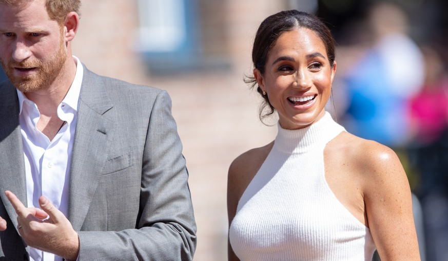 DUSSELDORF, GERMANY - SEPTEMBER 06: Meghan, Duchess of Sussex arrives at the town hall during the Invictus Games Dusseldorf 2023 - One Year To Go events, on September 06, 2022 in Dusseldorf, Germany.  ...