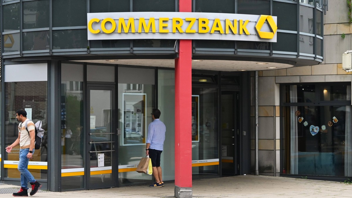 Die Commerzbank Aktiengesellschaft ist ein als Universalbank t