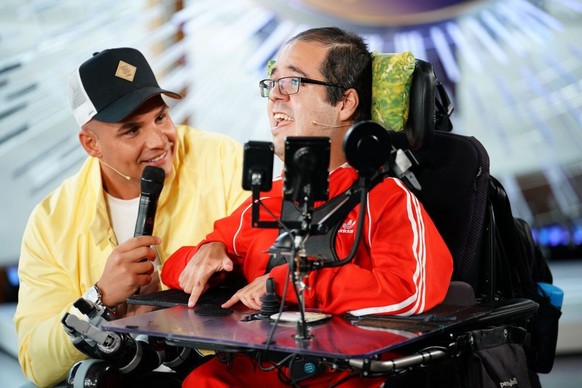 Der wahre Held des ersten "DSDS"-Tages: Belal Mahmoud wegen Muskeldystrophie im Rollstuhl, singt mit seinem Idol Pietro Lombardi ein Duett.