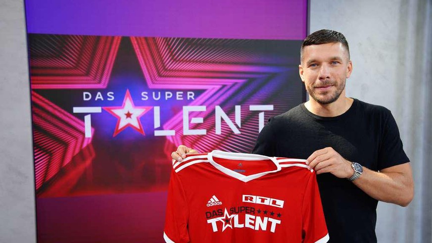 Fußballstar Lukas Podolski steigt neu als Juror bei &quot;Das Supertalent&quot; ein. Viele Zuschauer sind aber dennoch nicht zufrieden.