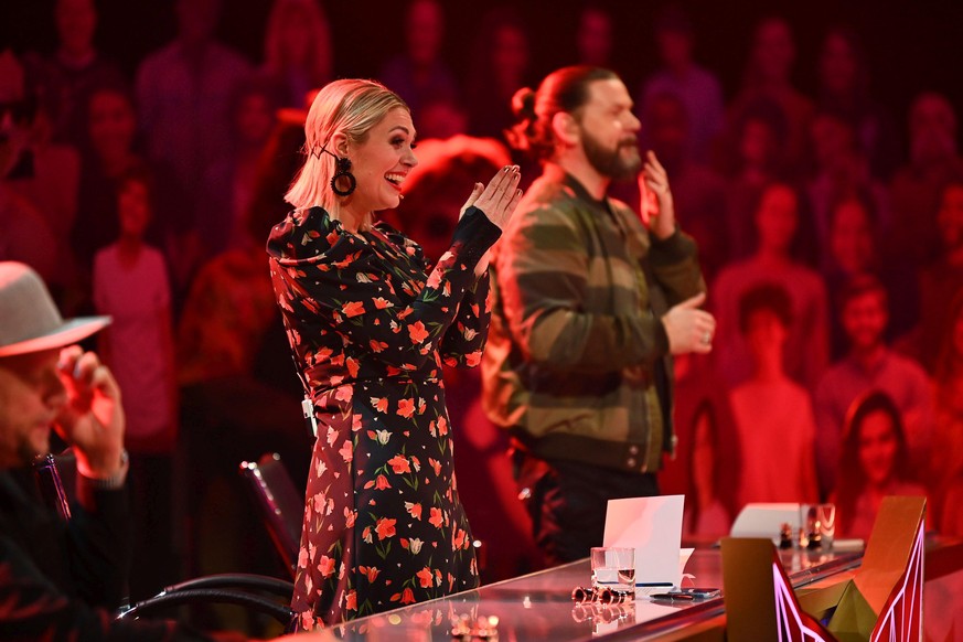 Auf den beliebtesten Fan-Tipp zur Schildkröte gingen Ruth Moschner und Rea Garvey bei &quot;The Masked Singer&quot; gar nicht ein.