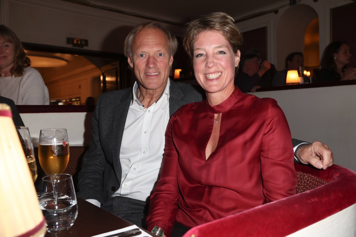 Gerhard Delling mit Christina Block, Saisoner�ffnung Gala-Premiere Variete im Hansa-Theater am 26.10.2023, Steindamm St. Georg Hamburg *** Gerhard Delling with Christina Block, season opening gala pre ...