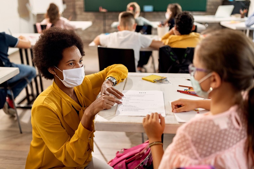 EIne Maskenplficht in Schule gilt nur unter bestimmten Bedingungen.