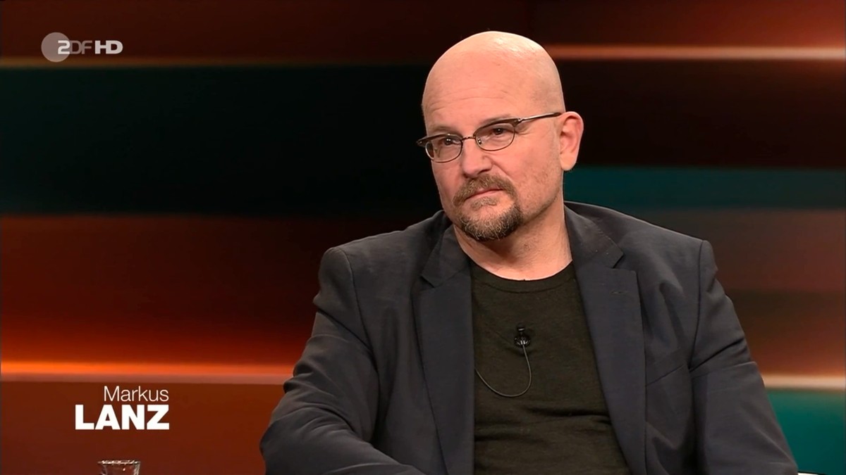 Prof. Dirk Brockmann weist darauf hin, wie wichtig die Gruppengröße bei Treffen in Bezug auf das Infektionsgeschehen ist.