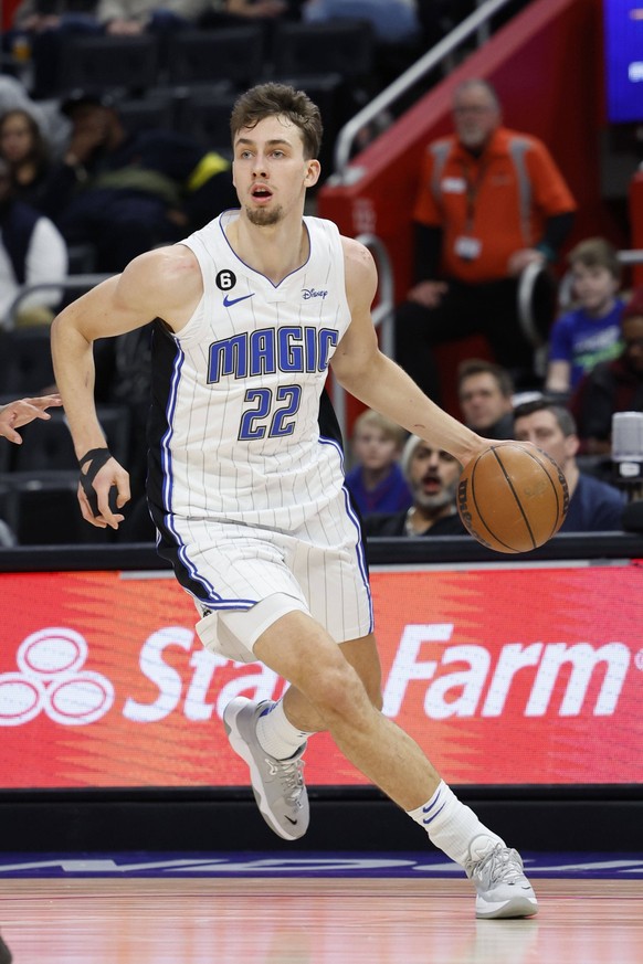 NBA, Basketball Herren, USA Orlando Magic at Detroit Pistons Dec 28, 2022 Detroit, Michigan, USA Orlando Magic forward Franz Wagner 22 dribbles in the first half against the Detroit Pistons at Little  ...