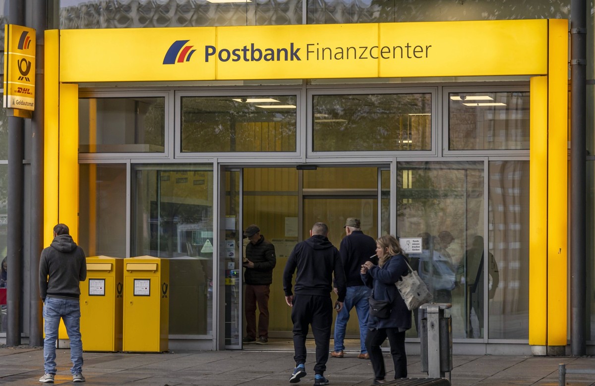 Postbank Finanzcenter. // 30.09.2024: Chemnitz, Sachsen, Europa *** Postbank Finance Center 30 09 2024 Chemnitz, Saxony, Europe
