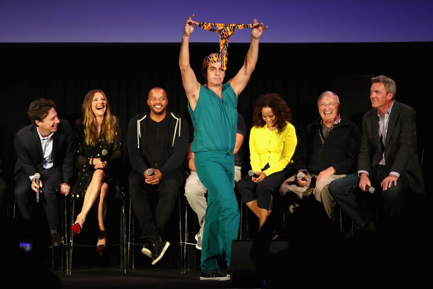 HOLLYWOOD, CA - NOVEMBER 17: (L-R) Zach Braff, Sarah Chalke, Donald Faison, Robert Maschio, John C. McGinley, Judy Reyes, Ken Jenkins, and Neil Flynn attend &#039;Scrubs Reunion&#039; during Vulture F ...