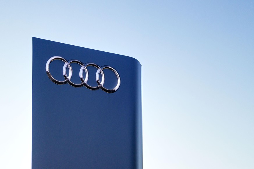 Ein VW-Mitarbeiter verklagt den Tochterkonzern Audi wegen ihrers Genderleitfadens.