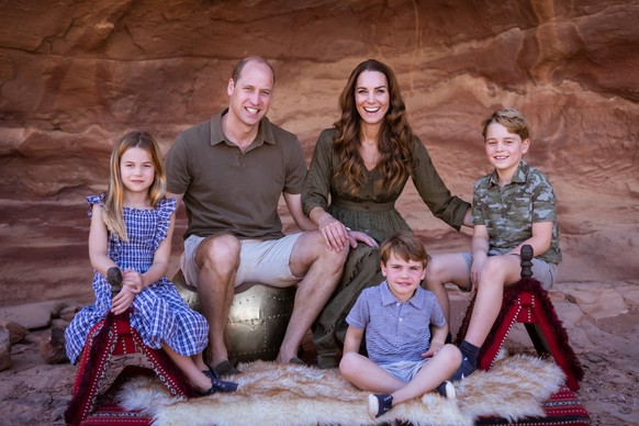 Das ist das Motiv der diesjährigen Weihnachtskarte der Familie von Prinz William und Herzogin Kate. Es ist in Jordanien zu Beginn des Jahres entstanden.