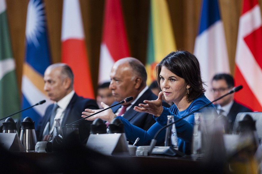 R-L Annalena Baerbock Buendnis 90/Die Gruenen, Bundesaussenministerin, und Sameh Shoukry, Aussenminister von Aegypten, aufgenommen im Rahmen des Petersberger Klimadialoges im Auswaertigen Amt in Berli ...