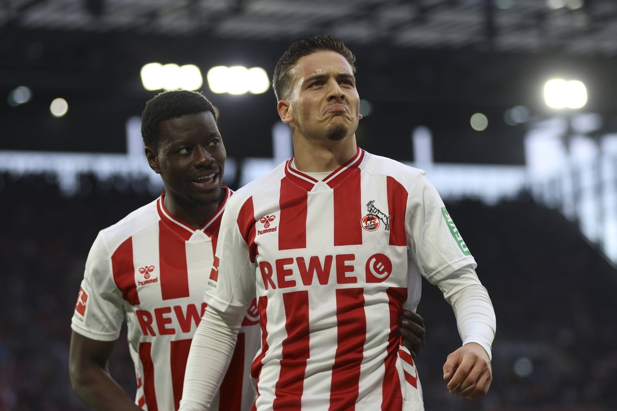 Said El Mala 1. FC Koeln Torjubel, jubelt nach seinem Treffer zum 1:1 waehrend des spiels der Bundesliga zwischen 1. FC K�ln und FC Augsburg, RheinEnergieSTADION am 18. October 2025 in K�ln, Deutschla ...