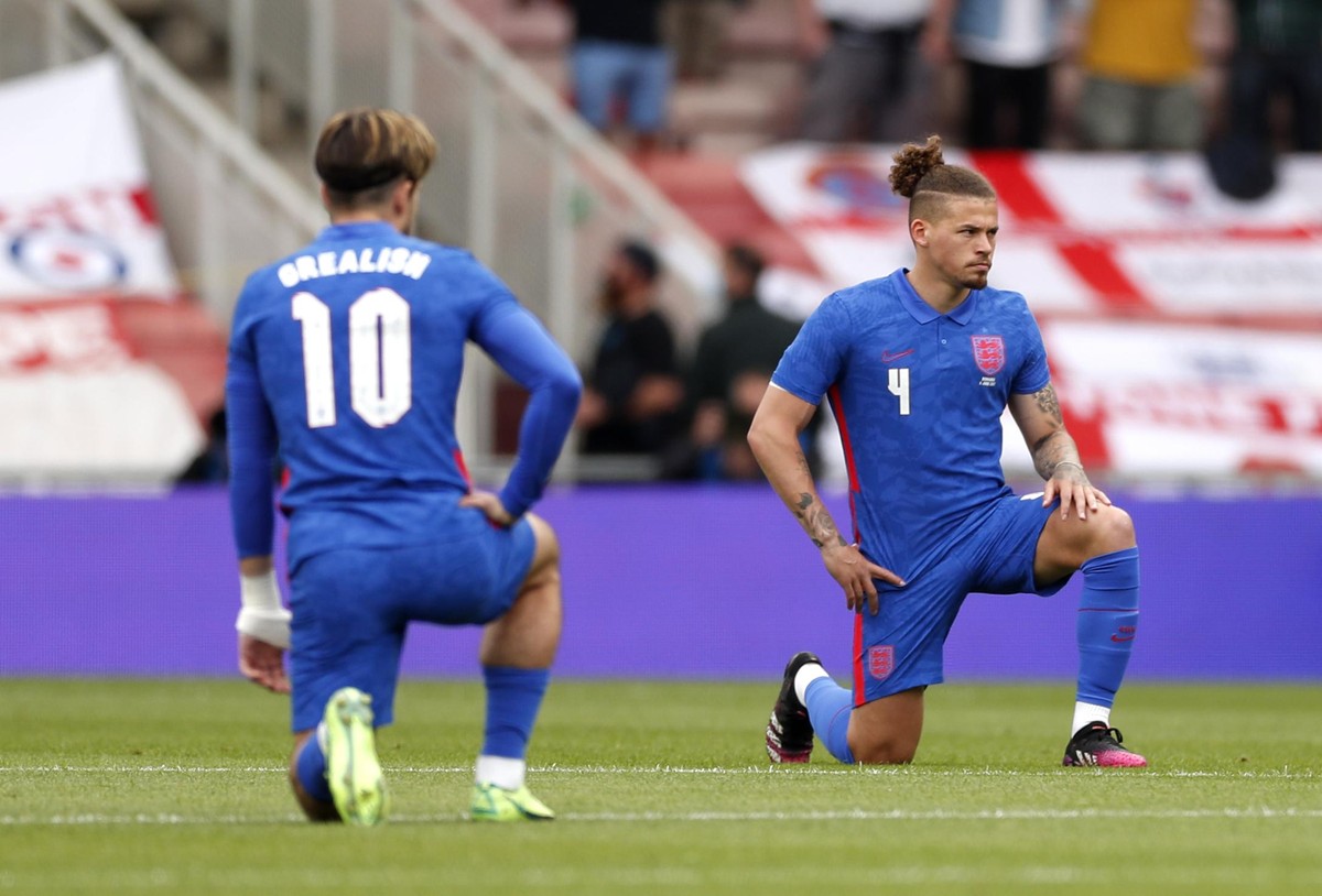 England file photo. File photo dated 06-06-2021 of England's Jack Grealish and Kalvin Phillips take a knee before the international friendly match at Riverside Stadium, Middlesbrough. Issue date: ...