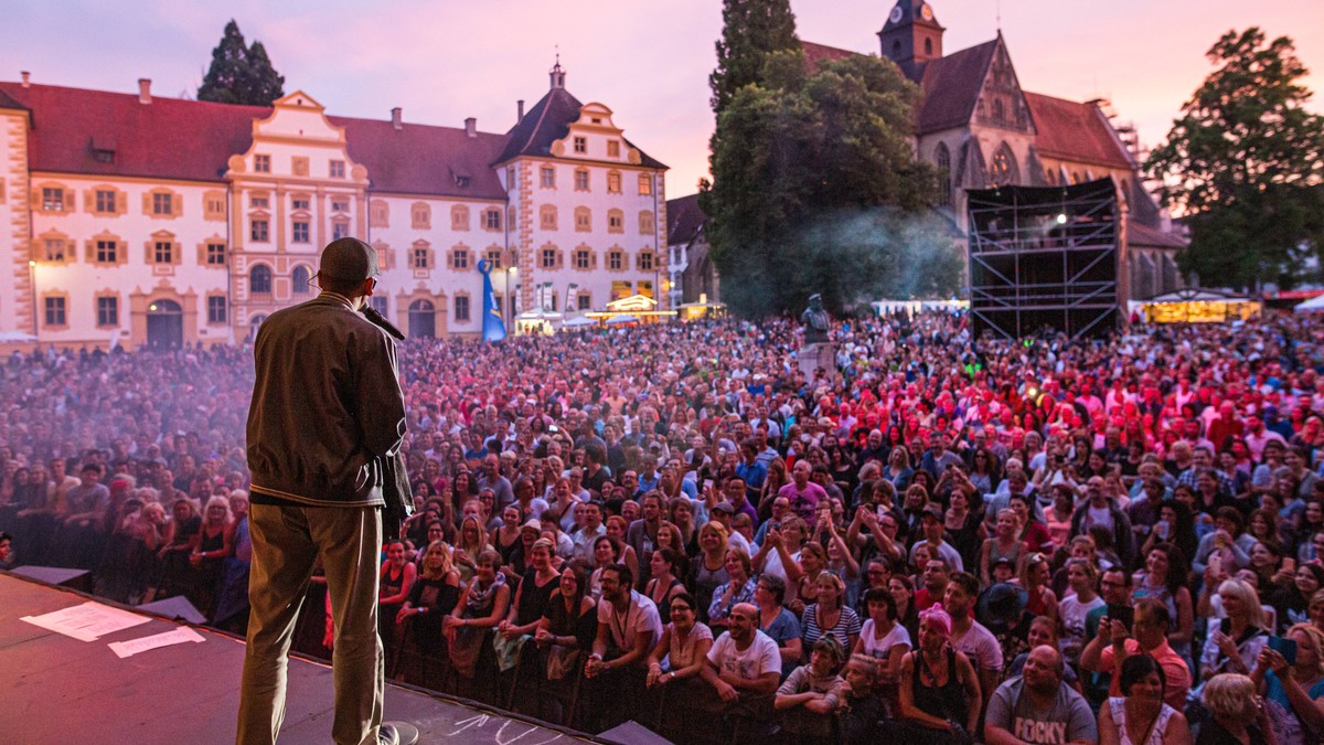 Xavier Naidoo Live in Salem Salem, Schloss Salem am 16.06.2017: Xavier Naidoo, Aktion / Einzelbild / *** Xavier Naidoo Live in Salem Salem, Salem Castle on 16 06 2017 Xavier Naidoo, action single pict ...