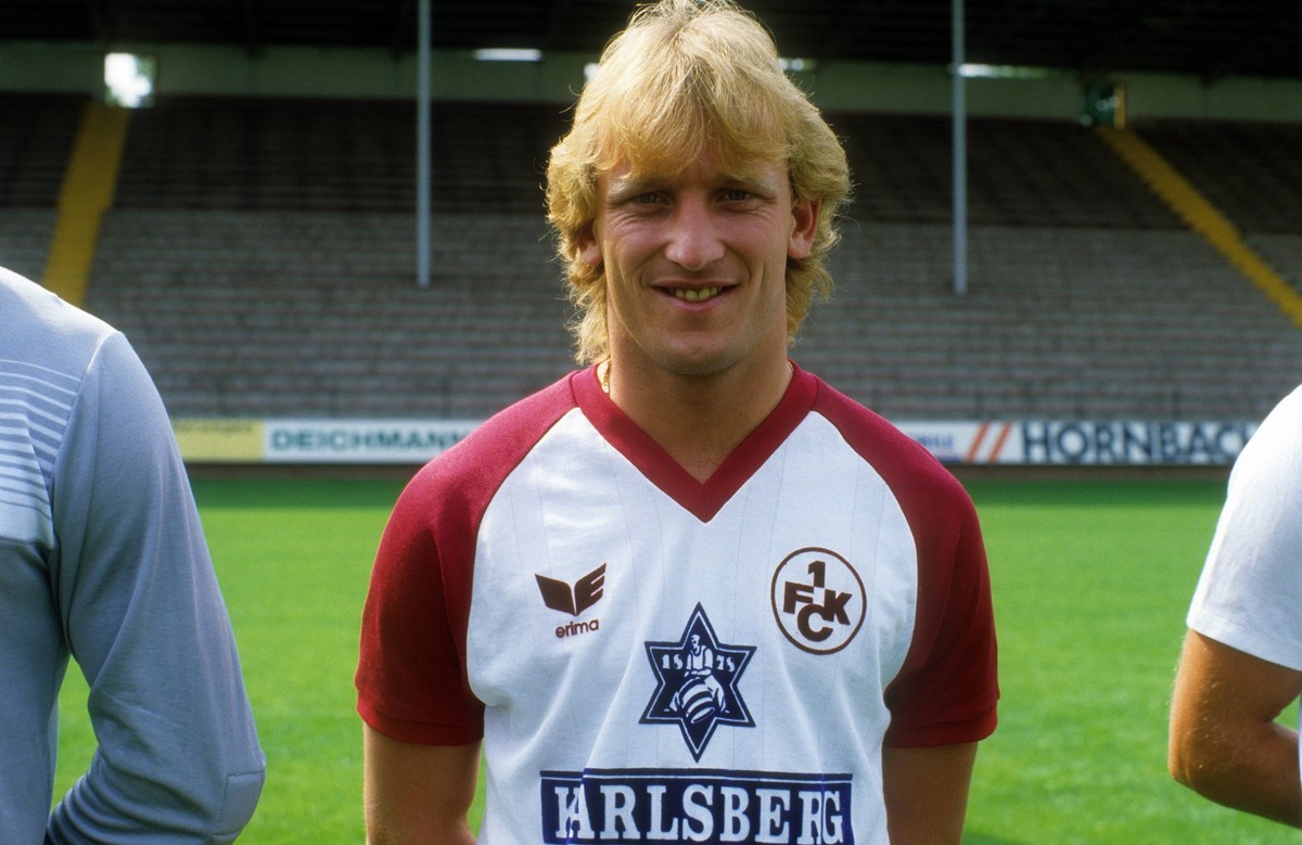 Bildnummer: 06793745 Datum: 15.07.1985 Copyright: imago/Ferdi Hartung
Andreas Brehme (1. FC Kaiserslautern); 602 Herren Fussball GER 1. BL Lautern vdia xmk 1985 quer o0 Saison 1985/1986, Pr�sentation ...