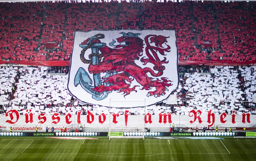 Die Düsseldorfer Fans zeigen sich wie hier gegen Gladbach derzeit von ihrer besten Seite.