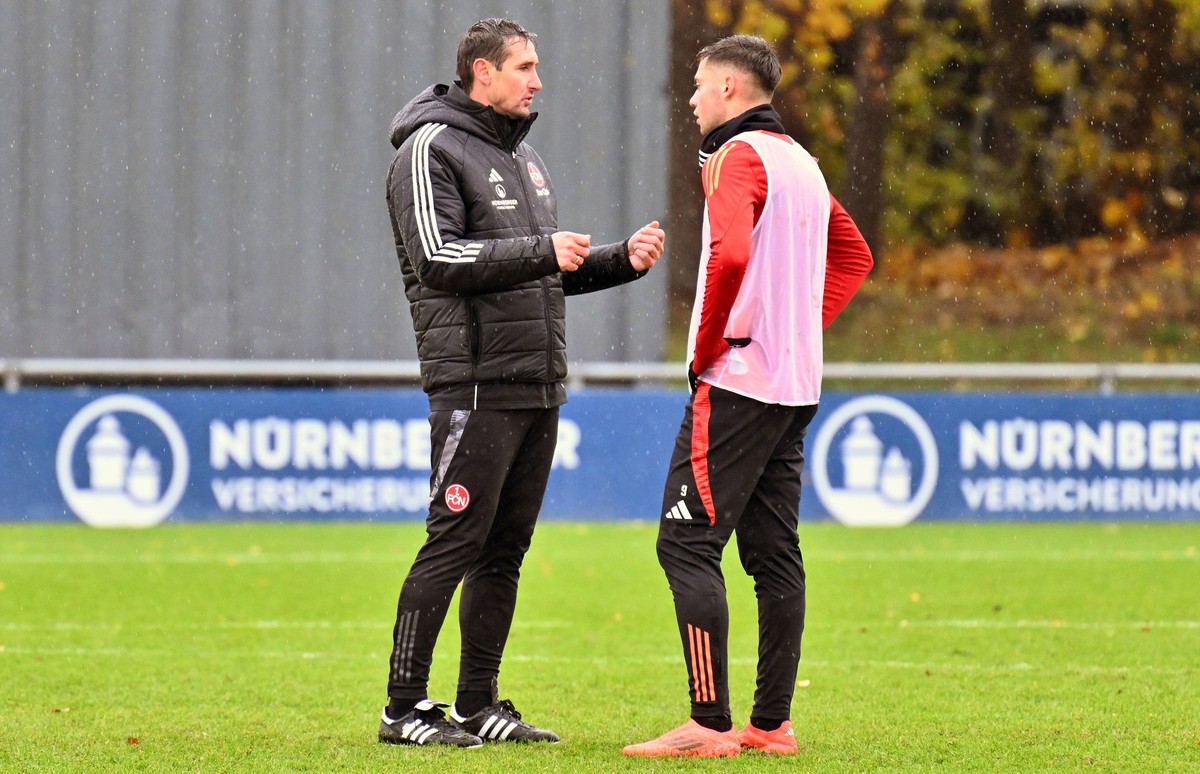 18.11.2024 - Fussball - 2. Fussball - Bundesliga - Saison 2024 2025 - 1. FC N�rnberg Nuernberg FCN Club - Training - Sportfoto Zink / - xwoxzix - Miroslav Miro Klose Trainer 1. FC N�rnberg / FCN mit S ...