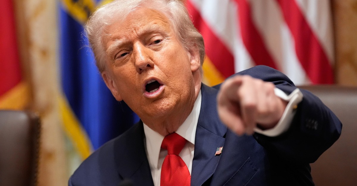 "Beunruhigend": Tim Walz äußert deutliche Zweifel an Gesundheit von Donald Trump