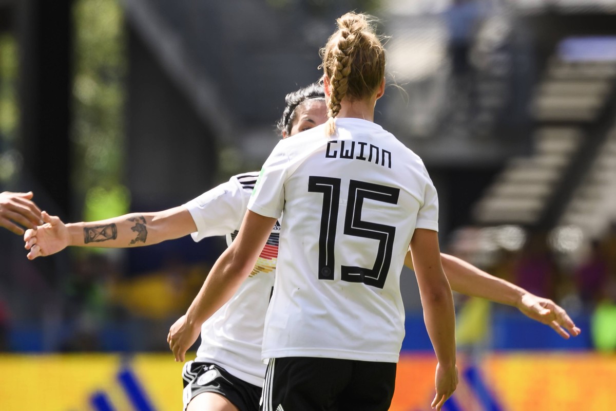 08.06.2019, xkvx, Fussball Frauen WM Frankreich, Deutschland - China emspor, v.l. Torjubel, Goal celebration, celebrate the goal zum 1:0 durch Giulia Gwinn (Deutsche Fussball Nationalmannschaft DFB) ( ...