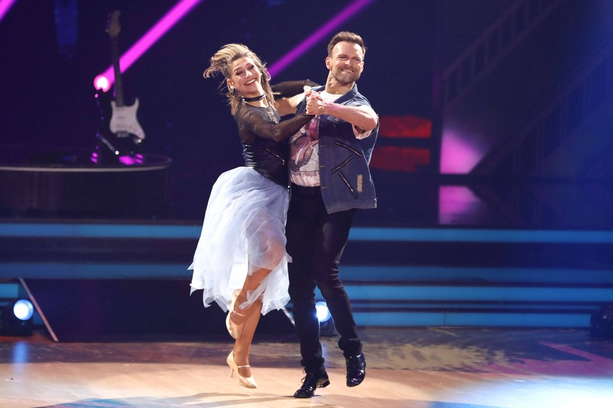 Jana Wosnitza mit Vadim Garbuzov in der achten Live-Show der 17. Staffel der RTL-Tanzshow Let s Dance im MMC Coloneum. K
