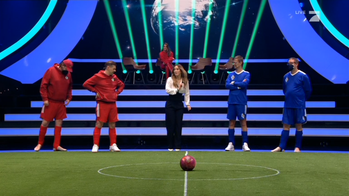 "Die Wunde von Bern". Der Name ist Programm beim Fußball mit Bowlingkugel.