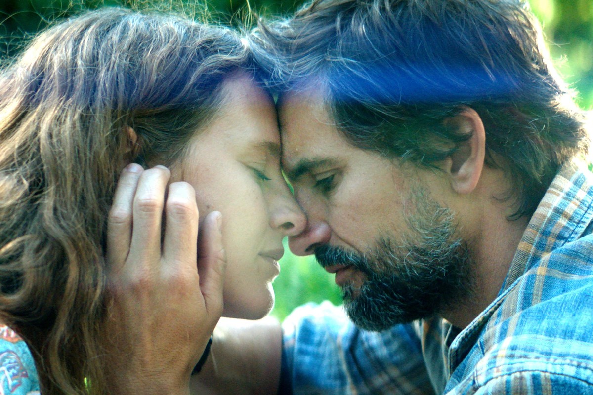 Emma (Picco von Groote) und Mischko (Tom Beck) beim Picknick.

Die Verwendung des sendungsbezogenen Materials ist nur mit dem Hinweis und Verlinkung auf RTL+ gestattet.