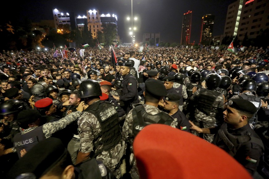 Jordaniens Ministerpräsident ist nach Protesten zurückgetreten